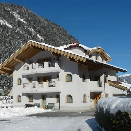 アパート アムゼル *