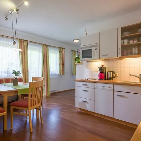 アムゼル アパート *